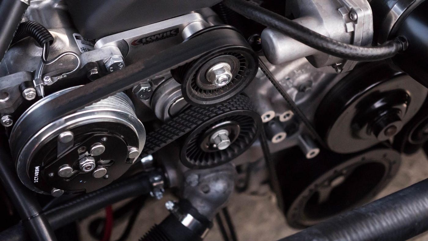 Detail mesin yang sedang diservis